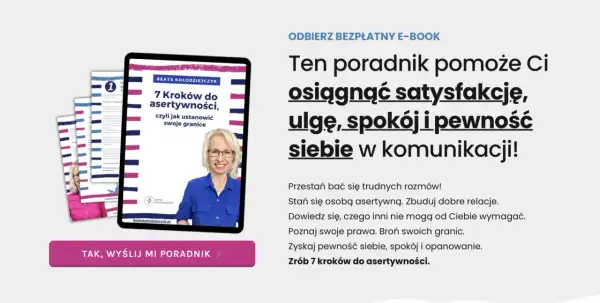 Kobieta na okładce e-booka "7 Kroków do asertywności" zachęca do budowania dobrych relacji i pewności siebie w komunikacji.